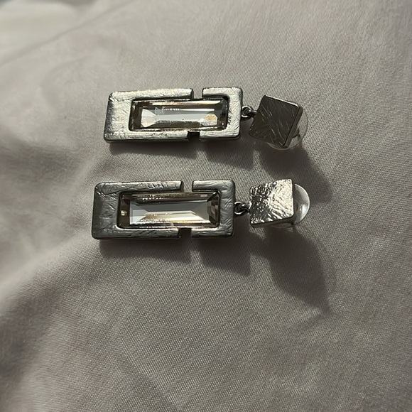 Chic Silver Rectangular Earrings - Picture 2 of 3